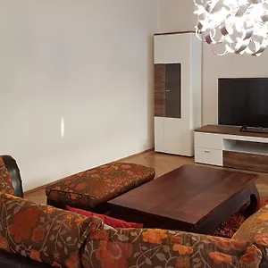  Apartment #8 Mit Terrasse In Nähe Einer Einkaufsstraße