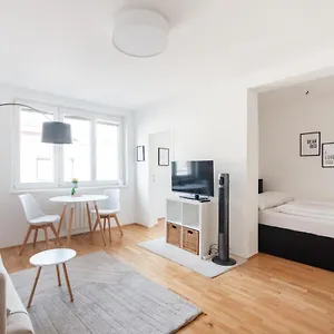  Apartment Modern, Bright -close To The Center In A Quiet Area