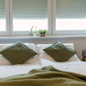 Large - Great For Groups - With Balcony Or Terrace Appartement